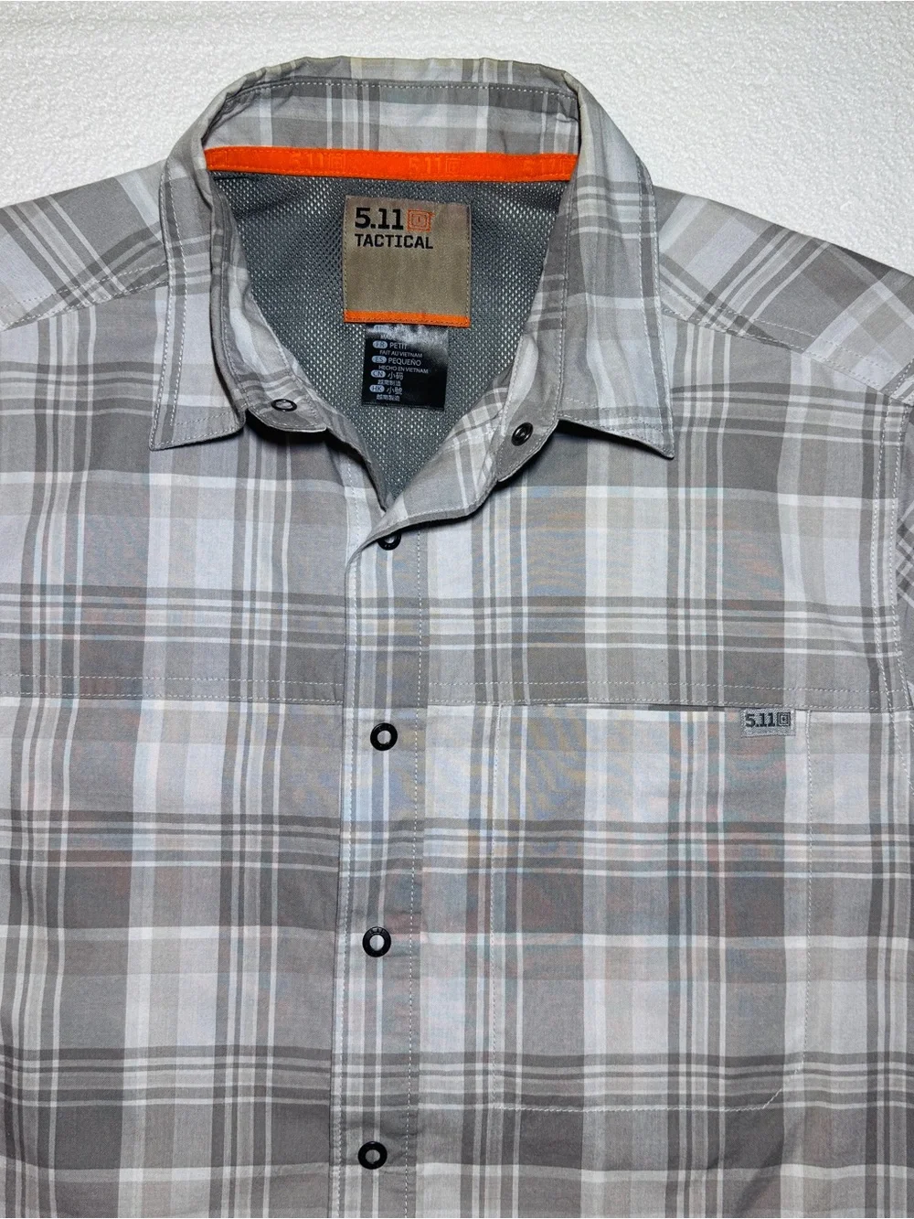 5.11 Tactical Men’s Short-Sleeve Gray Plaid Button-Down Shirt Snap On Button